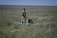 ВСУ ночью выпустили дроны по семи регионам России, под удар попали две нефтебазы и частный дом. Что известно об атаках?